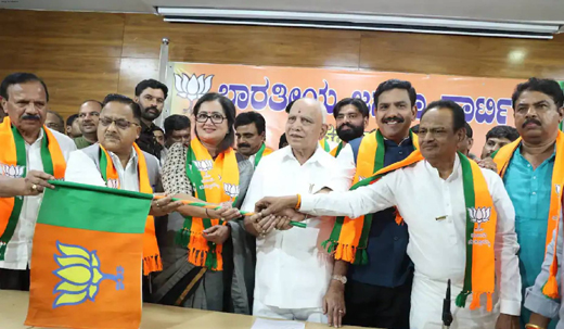 MP Sumalatha to join BJP